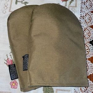 Aromatherapy gloves, lightly scented, can be use warm or cold